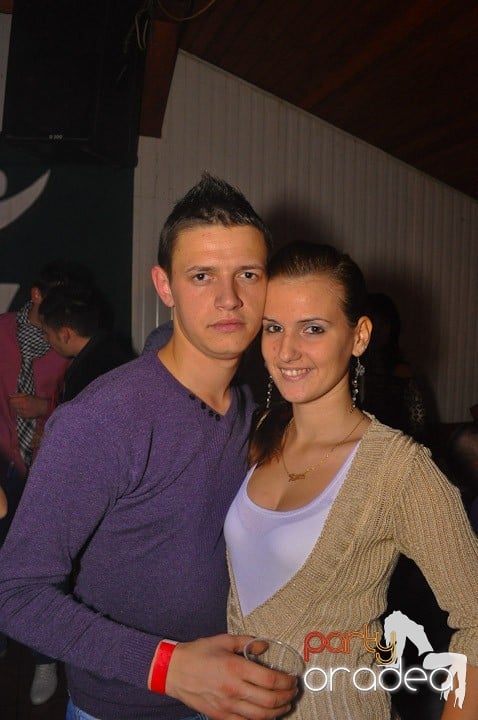 Distracţie şi voie bună în Disco Faház, 