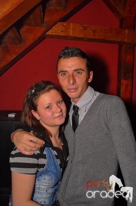 Distracţie şi voie bună în Disco Faház, 