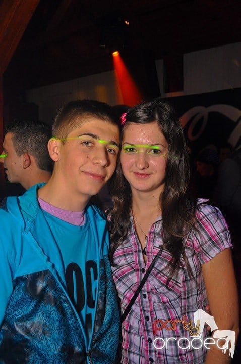 Distracţie şi voie bună în Disco Faház, 