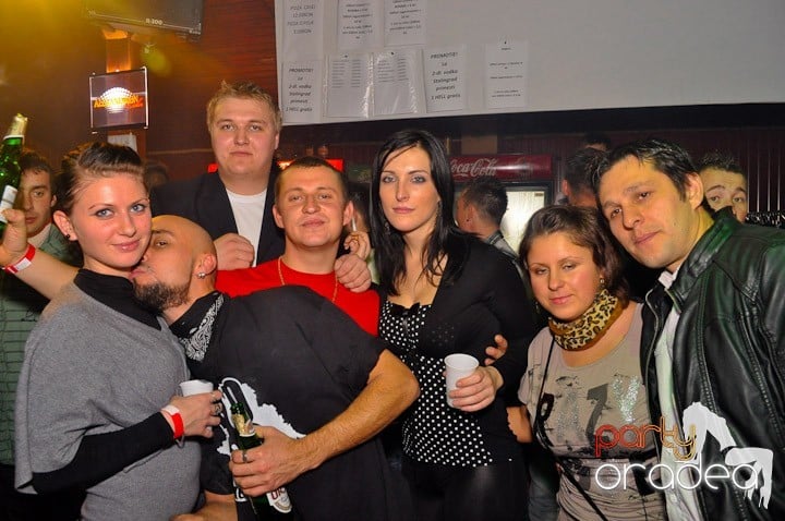 Distracţie şi voie bună în Disco Faház, 