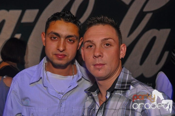 Distracţie şi voie bună în Disco Faház, 