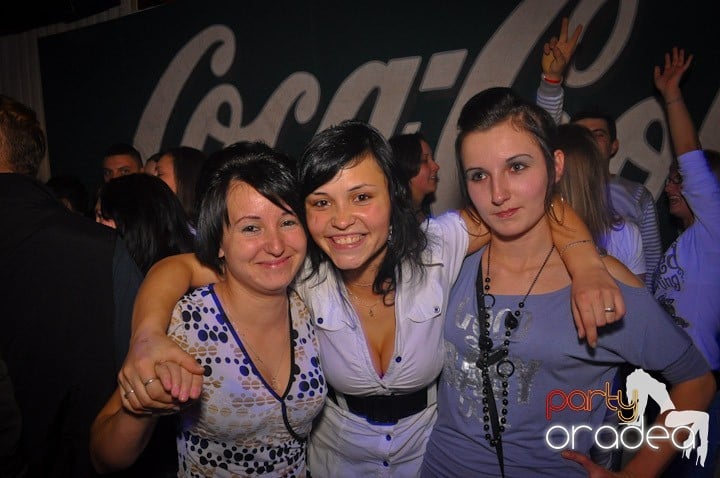 Distracţie şi voie bună în Disco Faház, 