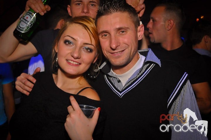 Distracţie şi voie bună în Disco Faház, 