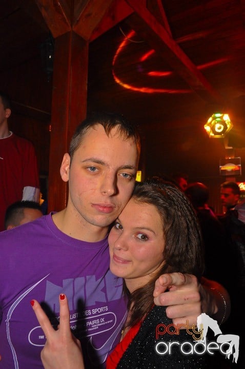 Distracţie şi voie bună în Disco Faház, 