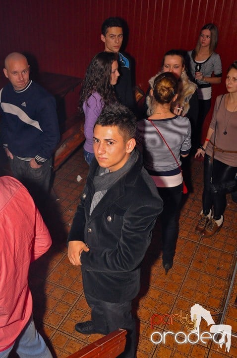 Distracţie şi voie bună în Disco Faház, 