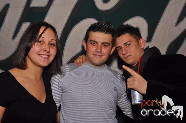 Distracţie şi voie bună în Disco Faház, 