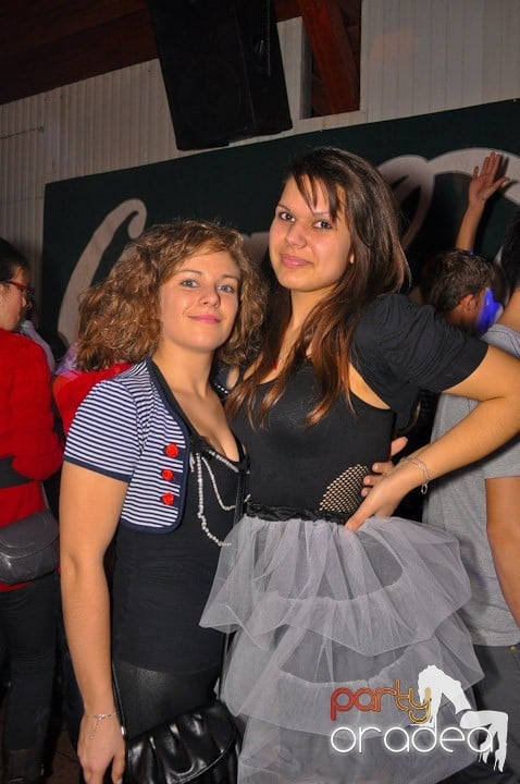 Distracţie şi voie bună în Disco Faház, 