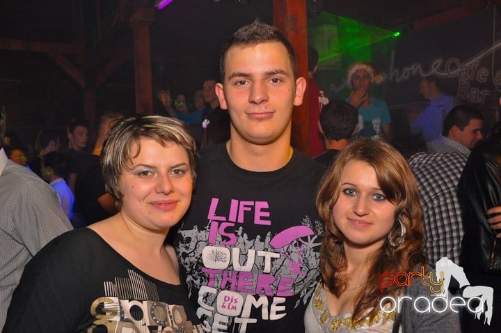 Distracţie şi voie bună în Disco Faház, 