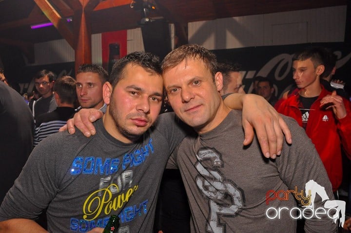 Distracţie şi voie bună în Disco Faház, 