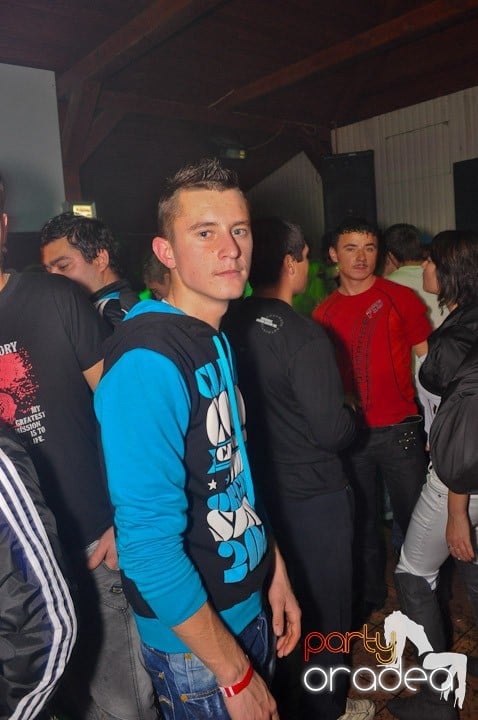 Distracţie şi voie bună în Disco Faház, 