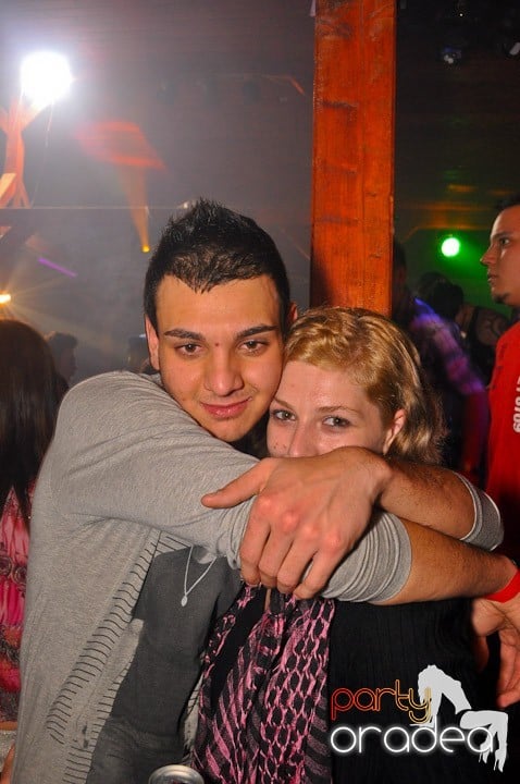 Distracţie şi voie bună în Disco Faház, 