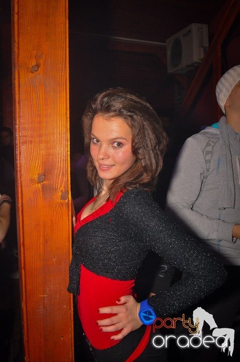 Distracţie şi voie bună în Disco Faház, 