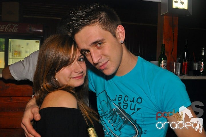 Distracţie şi voie bună în Disco Faház, 