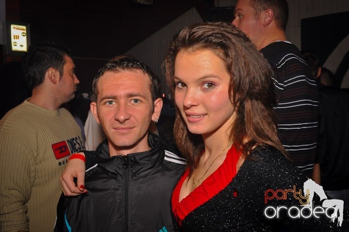 Distracţie şi voie bună în Disco Faház, 