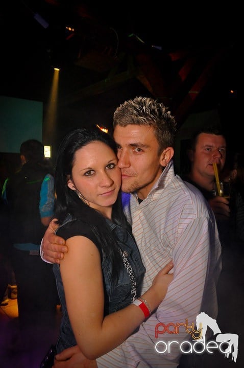 Distracţie şi voie bună în Disco Faház, 