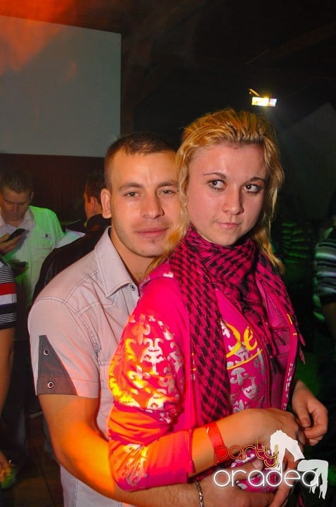 Distracţie şi voie bună în Disco Faház, 