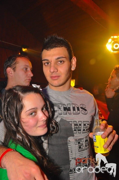 Distracţie şi voie bună în Disco Faház, 