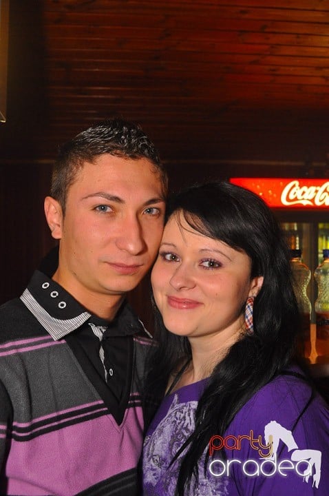 Distracţie şi voie bună în Disco Faház, 