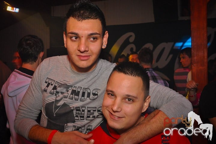 Distracţie şi voie bună în Disco Faház, 