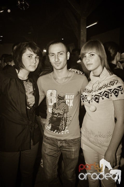 Distracţie şi voie bună în Disco Faház, 