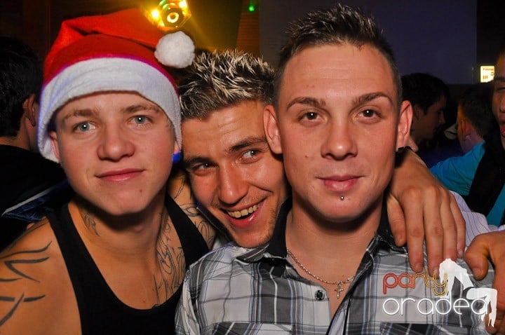 Distracţie şi voie bună în Disco Faház, 