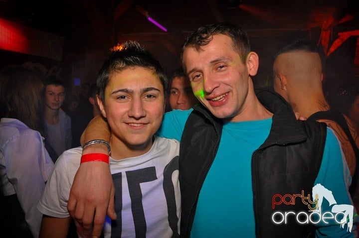 Distracţie şi voie bună în Disco Faház, 