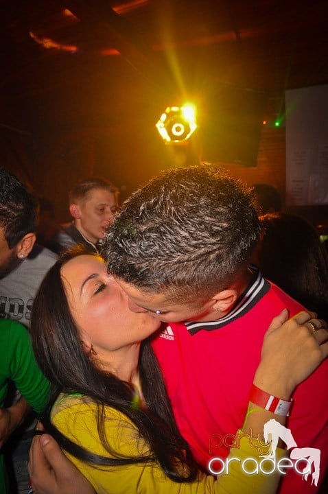 Distracţie şi voie bună în Disco Faház, 