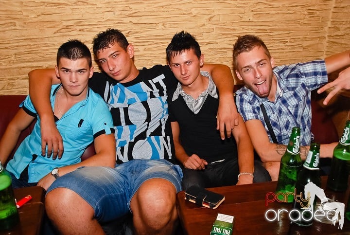 Distracţie şi voie bună în Downtown, 