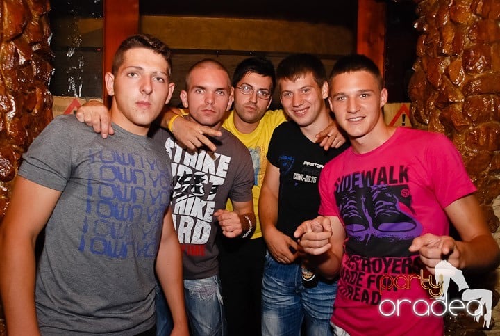 Distracţie şi voie bună în Downtown, 