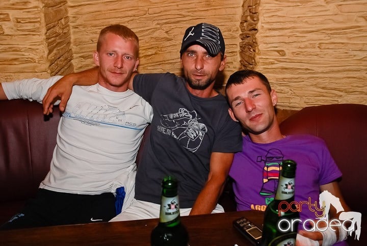 Distracţie şi voie bună în Downtown, 