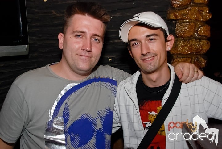 Distracţie şi voie bună în Downtown, 