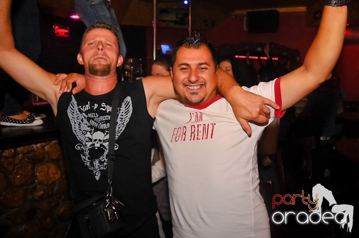 Distracţie şi voie bună în Downtown, 