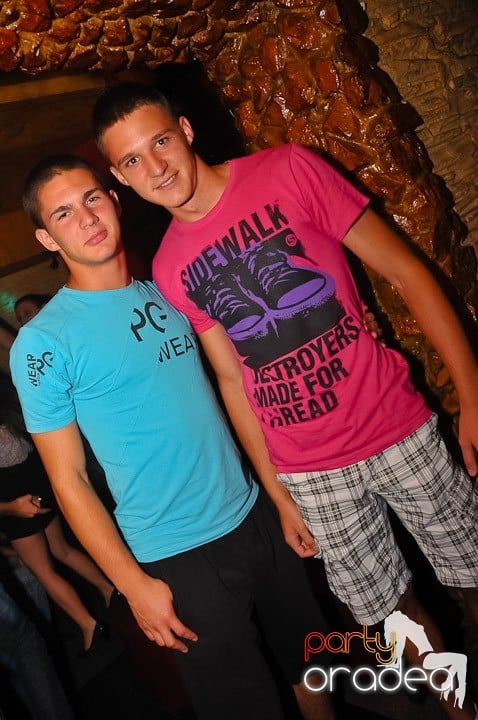 Distracţie şi voie bună în Downtown, 