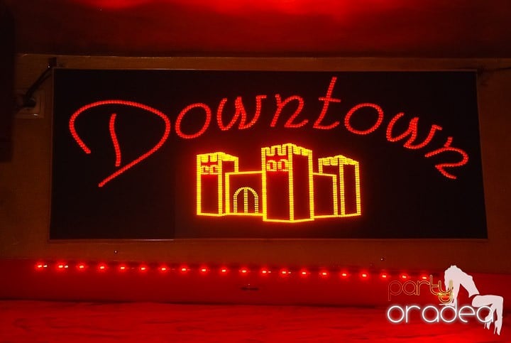 Distracţie şi voie bună în Downtown, 