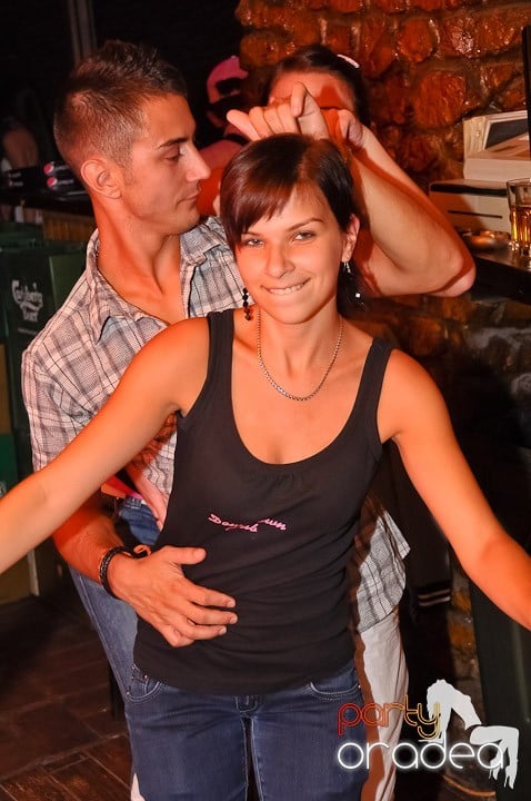 Distracţie şi voie bună în Downtown, 