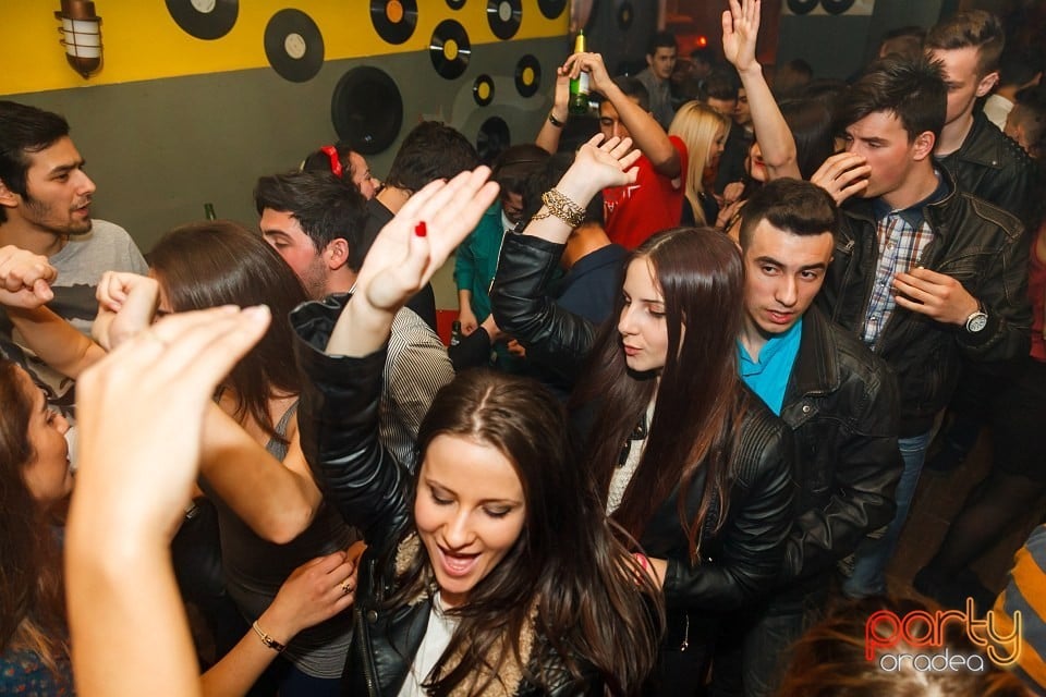 Distracţie şi voie bună în Yellow, 