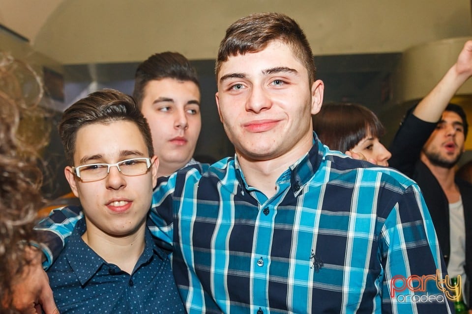 Distracţie şi voie bună în Yellow, 