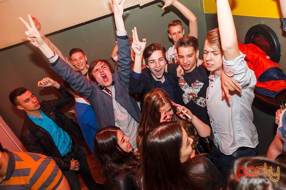 Distracţie şi voie bună în Yellow, 