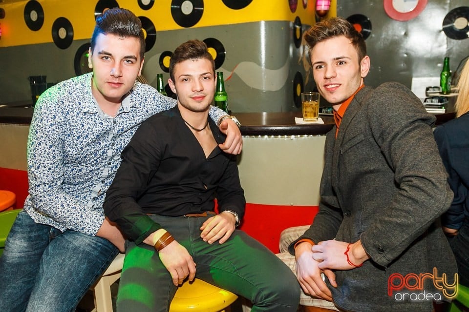 Distracţie şi voie bună în Yellow, 