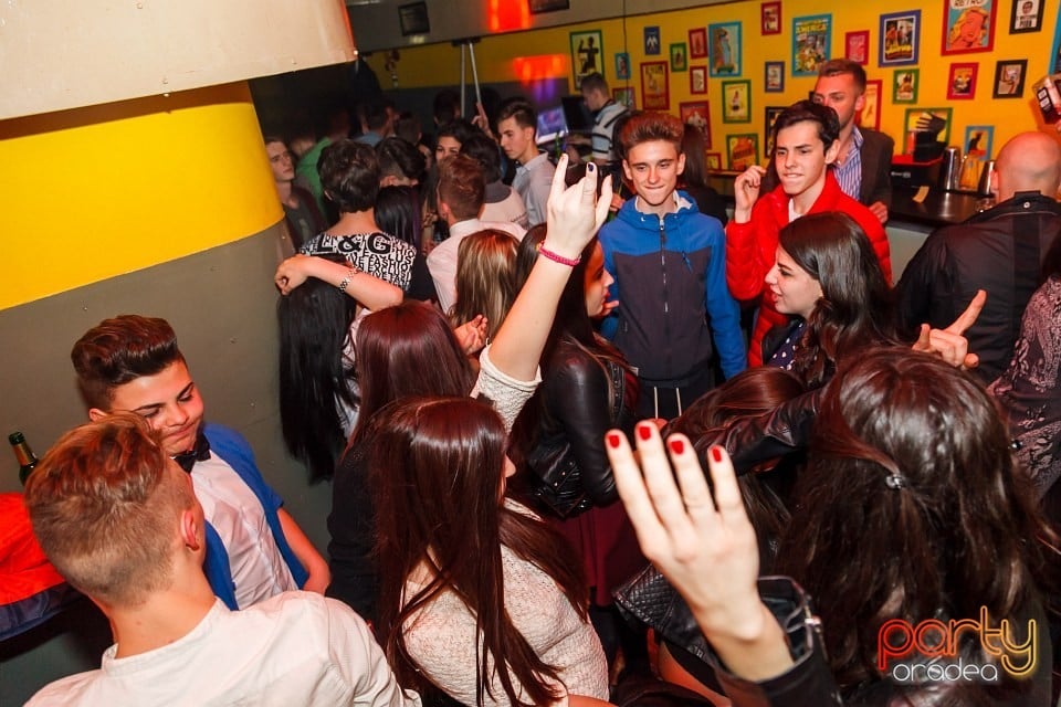 Distracţie şi voie bună în Yellow, 