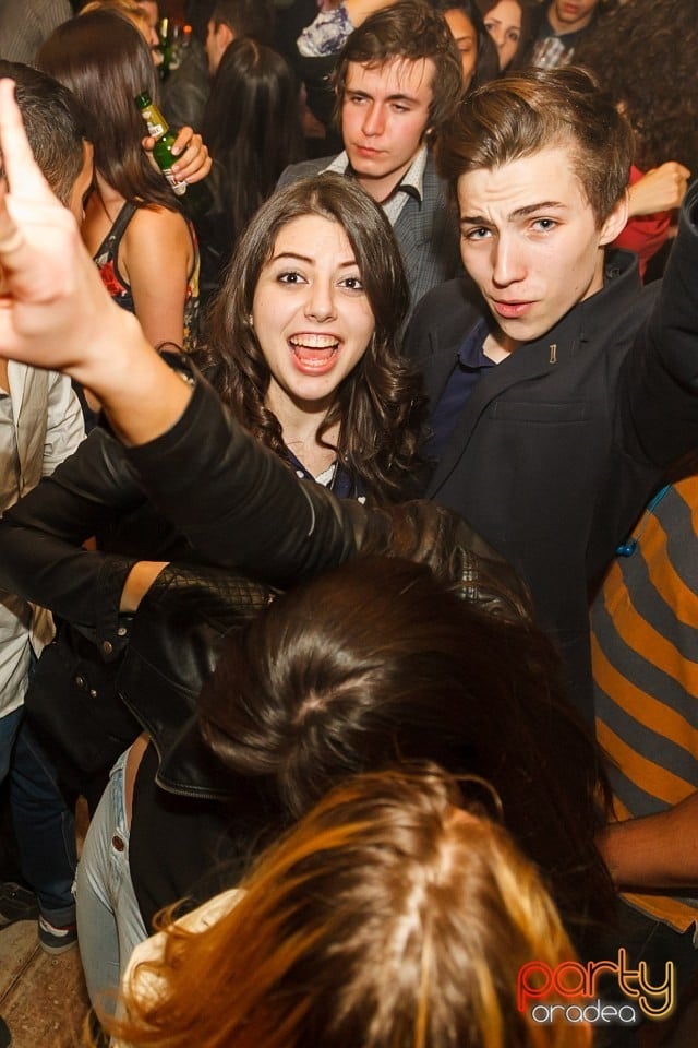 Distracţie şi voie bună în Yellow, 