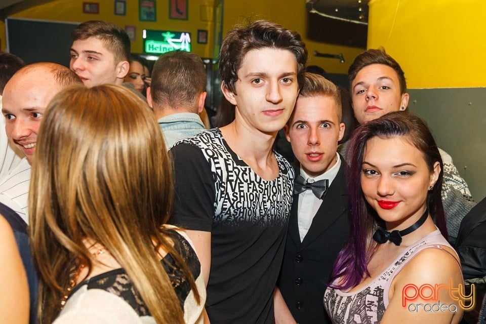 Distracţie şi voie bună în Yellow, 