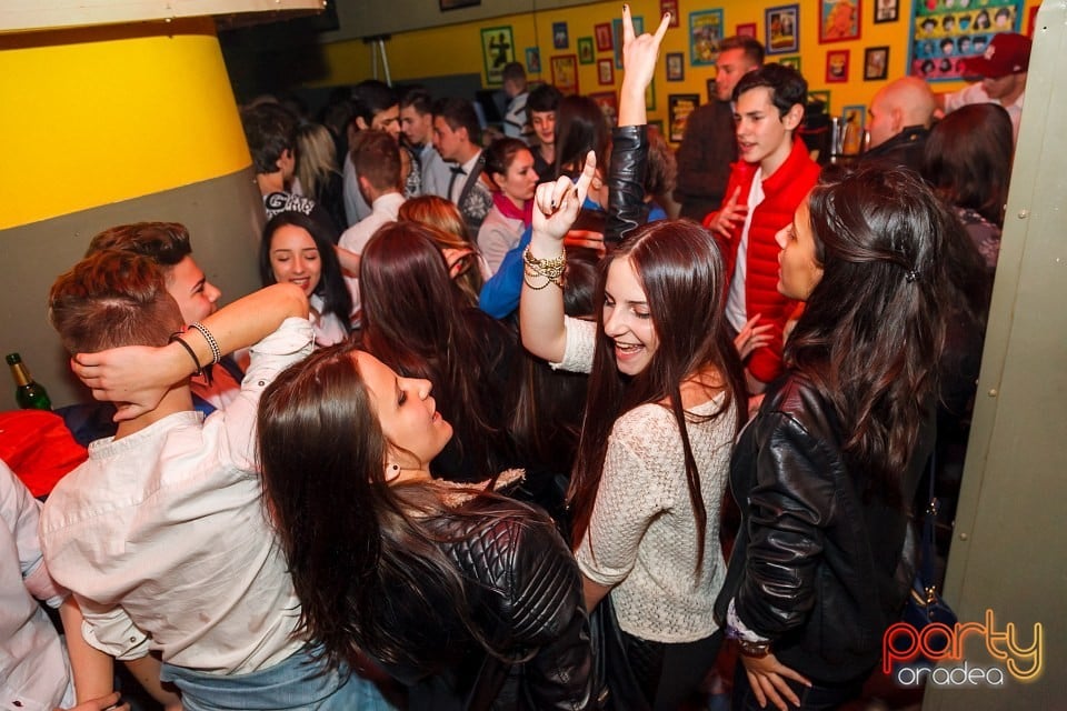 Distracţie şi voie bună în Yellow, 