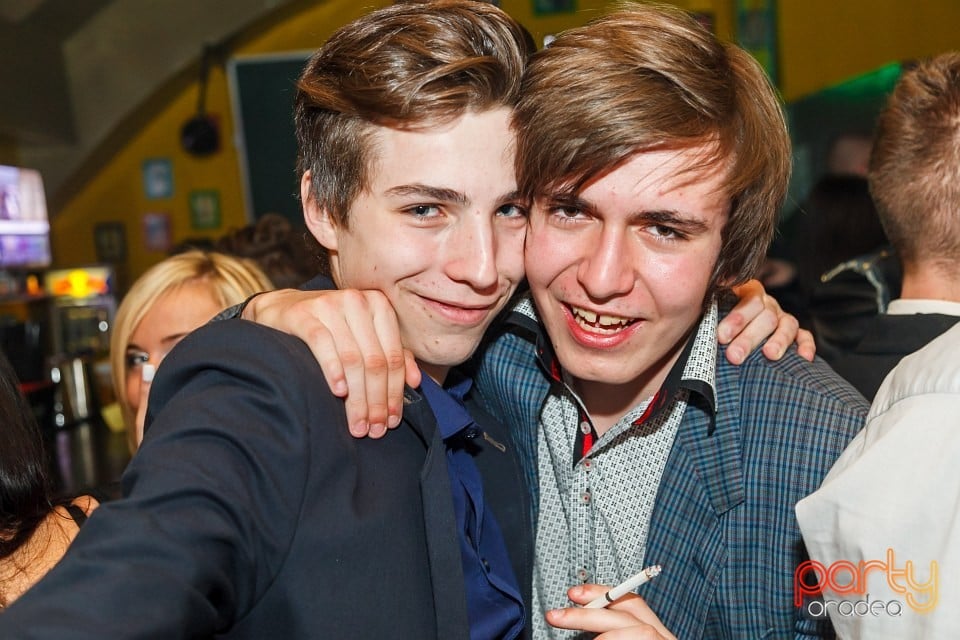 Distracţie şi voie bună în Yellow, 