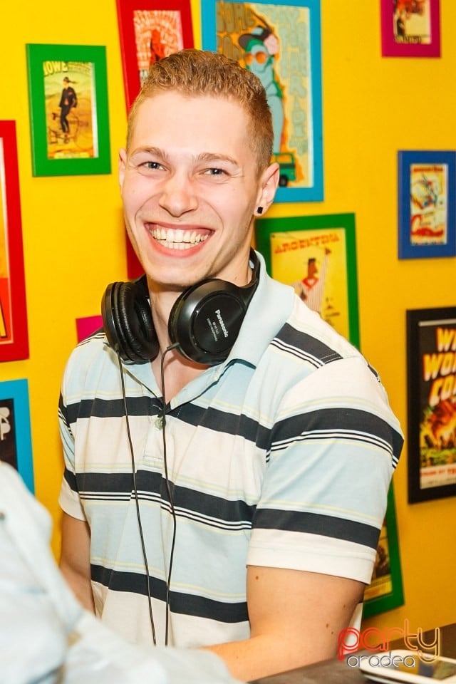 Distracţie şi voie bună în Yellow, 