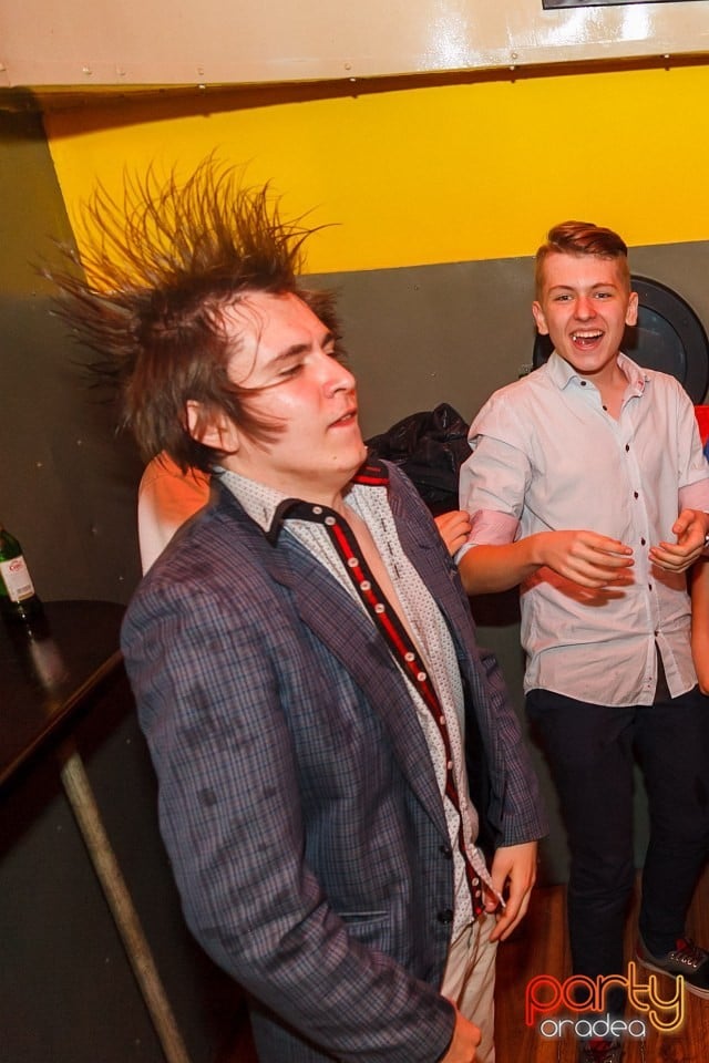 Distracţie şi voie bună în Yellow, 