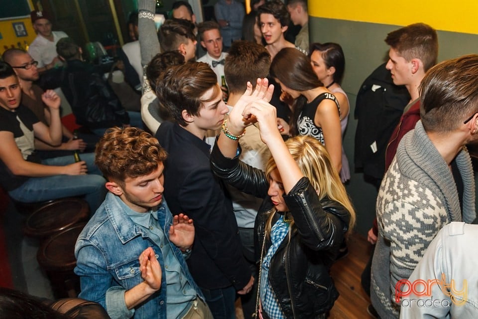 Distracţie şi voie bună în Yellow, 