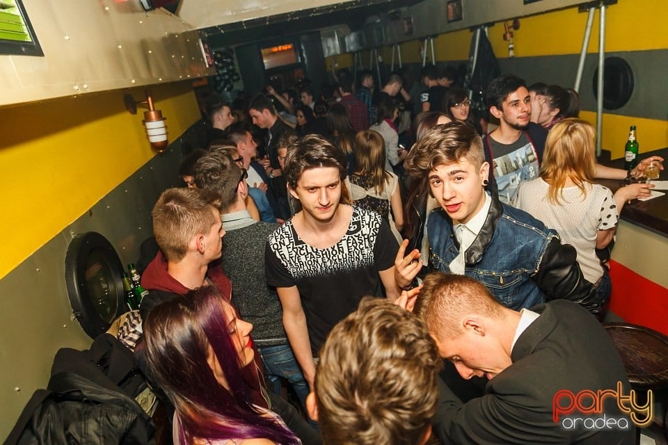 Distracţie şi voie bună în Yellow, 