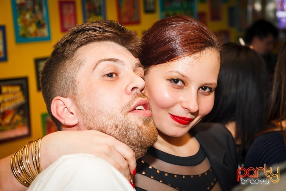 Distracţie şi voie bună în Yellow, 