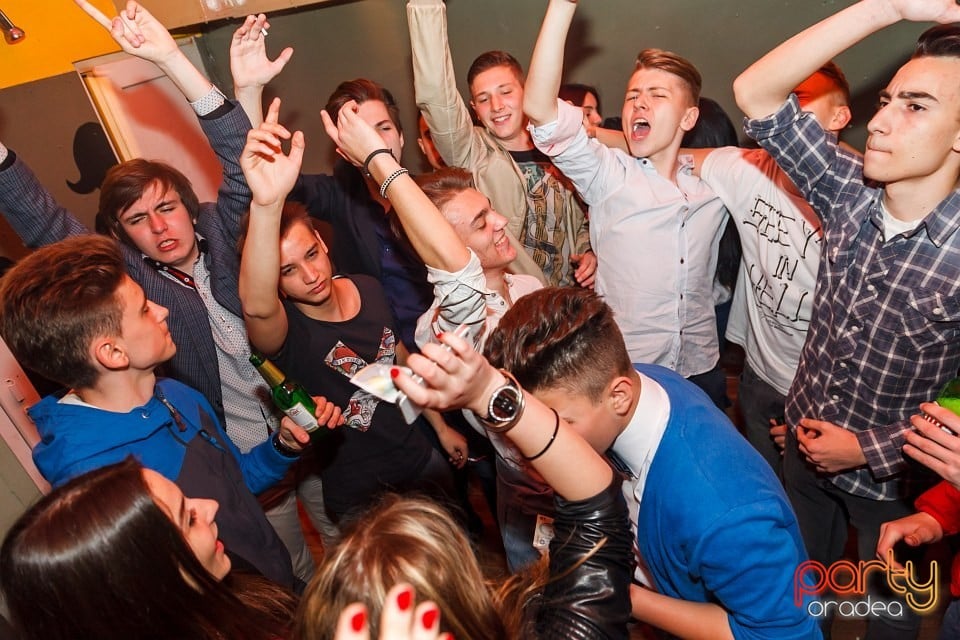 Distracţie şi voie bună în Yellow, 